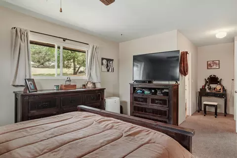 Bedroom - 1541 Round Potrero Rd, Potrero, CA 91963 photo 2 of 3