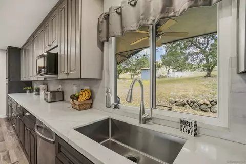 Kitchen - 1541 Round Potrero Rd, Potrero, CA 91963 photo 5 of 6