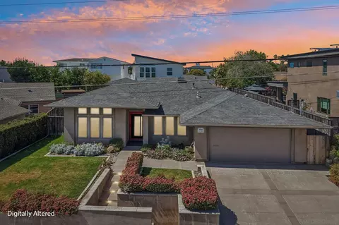 3816 Zoe, San Diego, CA 92117