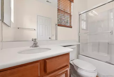 Bath - 1499 Enchante Way, Oceanside, CA 92056 photo 5 of 6