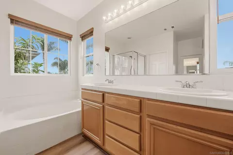 Bath - 1499 Enchante Way, Oceanside, CA 92056 photo 3 of 6
