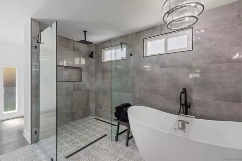 Bath - 521 Rancho Camino, Fallbrook, CA 92028 photo 4 of 6