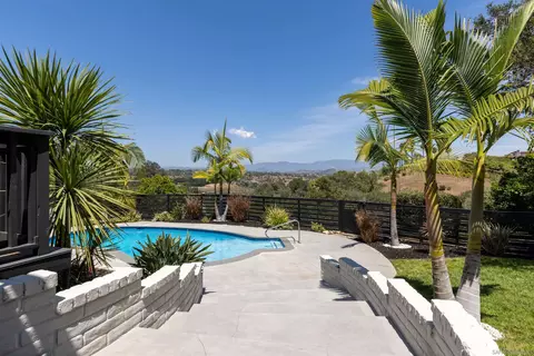 Exterior - 521 Rancho Camino, Fallbrook, CA 92028 photo 21 of 29