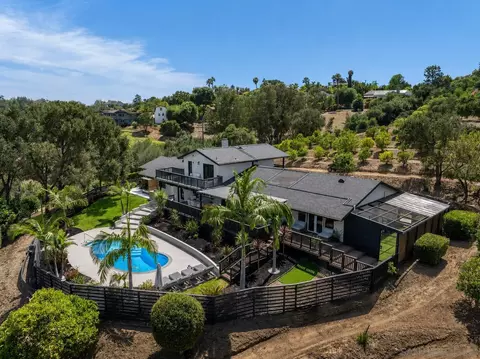 View/Area - 521 Rancho Camino, Fallbrook, CA 92028 photo 1 of 7