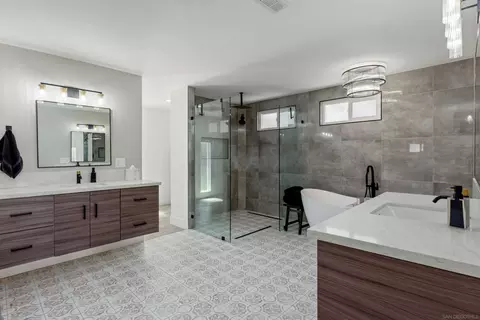 Bath - 521 Rancho Camino, Fallbrook, CA 92028 photo 2 of 6