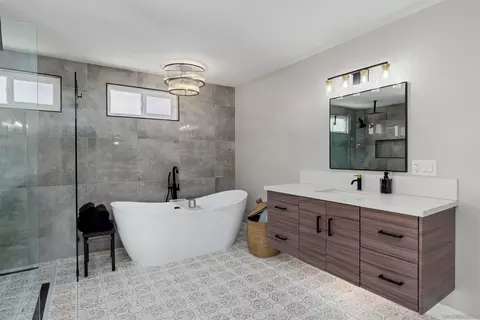 Bath - 521 Rancho Camino, Fallbrook, CA 92028 photo 3 of 6