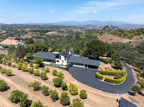 View/Area - 521 Rancho Camino, Fallbrook, CA 92028 photo 2 of 7
