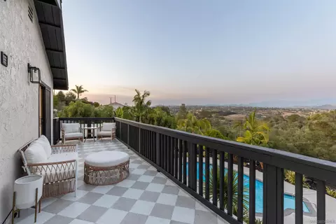 Exterior - 521 Rancho Camino, Fallbrook, CA 92028 photo 9 of 29