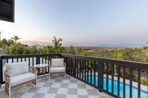 Exterior - 521 Rancho Camino, Fallbrook, CA 92028 photo 10 of 29