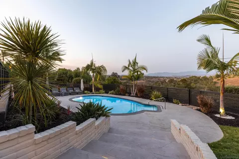 Exterior - 521 Rancho Camino, Fallbrook, CA 92028 photo 28 of 29