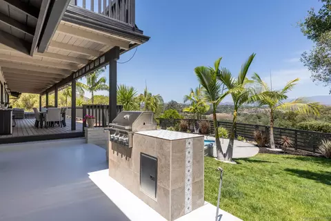 Exterior - 521 Rancho Camino, Fallbrook, CA 92028 photo 18 of 29