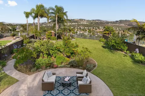6112 Paseo Tapajos, Carlsbad, CA 92009