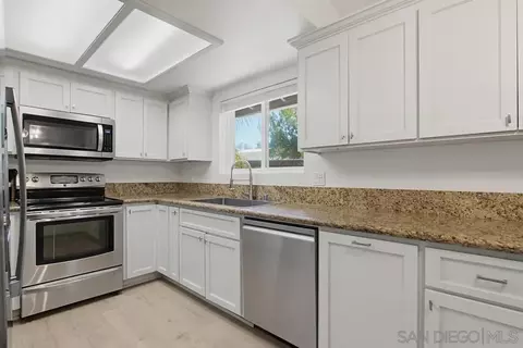 Kitchen - 743 Davis, Ramona, CA 92065 photo 2 of 5