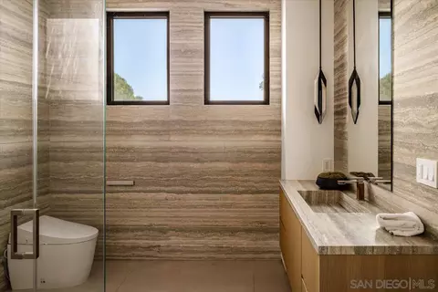 Bath - 29623 Cuthbert Rd, Malibu, CA 90265 photo 2 of 5