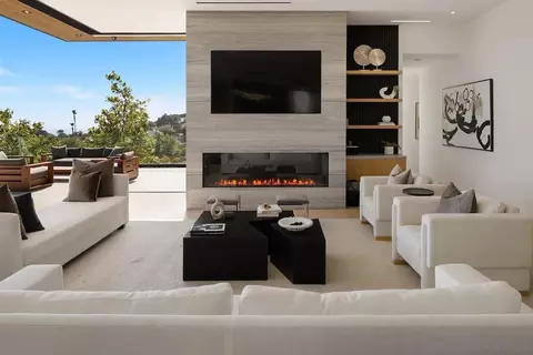 Living - 29623 Cuthbert Rd, Malibu, CA 90265 photo 2 of 5