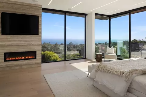 Bedroom - 29623 Cuthbert Rd, Malibu, CA 90265 photo 2 of 10