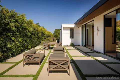 Exterior - 29623 Cuthbert Rd, Malibu, CA 90265 photo 7 of 18