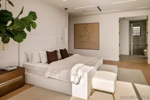 Bedroom - 29623 Cuthbert Rd, Malibu, CA 90265 photo 3 of 10