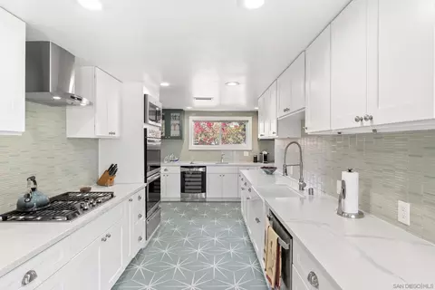 Kitchen - 4675 Munroe, La Mesa, CA 91942 photo 4 of 5