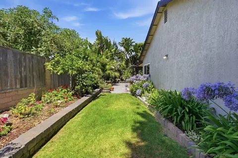 Exterior - 2007 Park Dl, Encinitas, CA 92024 photo 7 of 9
