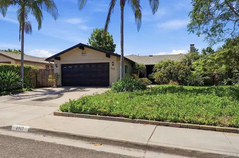 Exterior - 2007 Park Dl, Encinitas, CA 92024 photo 1 of 9