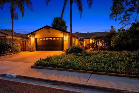 Exterior - 2007 Park Dl, Encinitas, CA 92024 photo 2 of 9