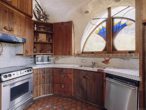Kitchen - 1025 Alpine Blvd, Alpine, CA 91901 photo 1 of 2