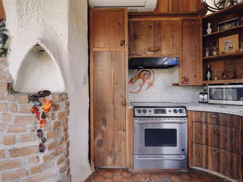 Kitchen - 1025 Alpine Blvd, Alpine, CA 91901 photo 2 of 2