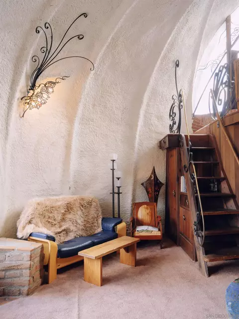 Living - 1025 Alpine Blvd, Alpine, CA 91901 photo 2 of 2