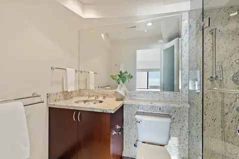 Bath - 939 Coast Blvd #15E, La Jolla, CA 92037 photo 4 of 6
