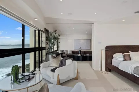 Bedroom - 939 Coast Blvd #15E, La Jolla, CA 92037 photo 5 of 8