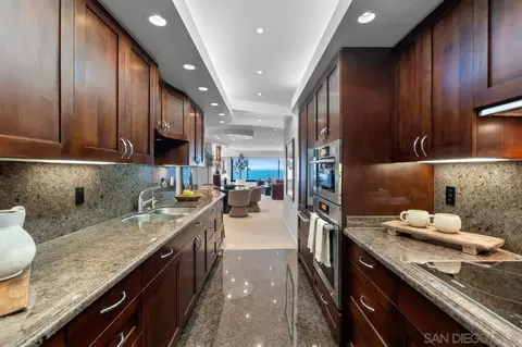 Kitchen - 939 Coast Blvd #15E, La Jolla, CA 92037 photo 4 of 5