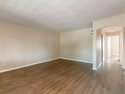 Living - 2094 E Grand Ave #7, Escondido, CA 92027 photo 1 of 2
