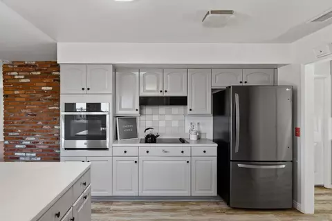 Kitchen - 13718 Ahwahnee, Poway, CA 92064 photo 4 of 5