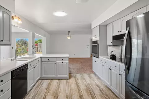 Kitchen - 13718 Ahwahnee, Poway, CA 92064 photo 5 of 5