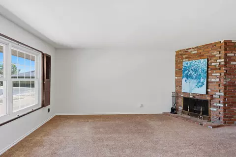 Living - 13718 Ahwahnee, Poway, CA 92064 photo 5 of 6