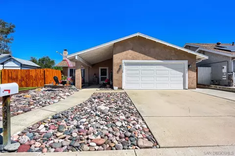 9322 Lake Country Dr, Santee, CA 92071