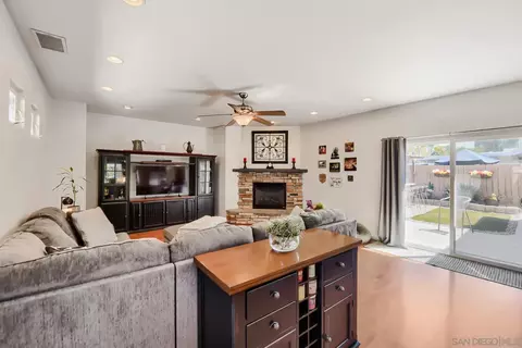Living - 9322 Lake Country Dr, Santee, CA 92071 photo 3 of 4