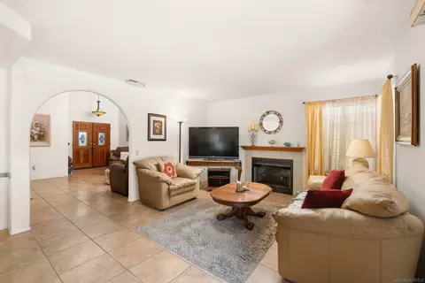 Living - 2062 Susan Ct, Escondido, CA 92026 photo 2 of 2