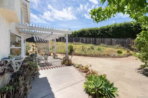 Exterior - 2062 Susan Ct, Escondido, CA 92026 photo 6 of 9