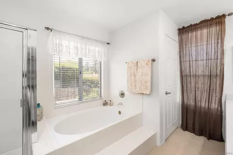 Bath - 2062 Susan Ct, Escondido, CA 92026 photo 3 of 5