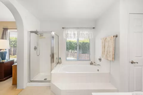 Bath - 2062 Susan Ct, Escondido, CA 92026 photo 2 of 5