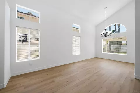 Living - 11720 Monte View Ct, El Cajon, CA 92019 photo 2 of 5