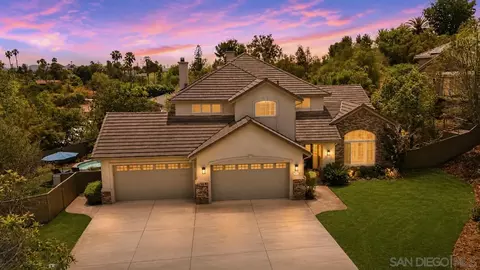 691 Center Stage Gln, Escondido, CA 92025