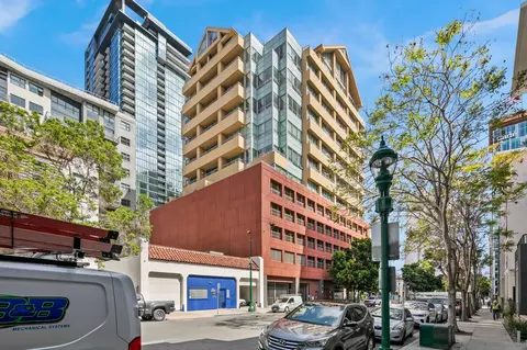 350 W Ash St #809, San Diego, CA 92101