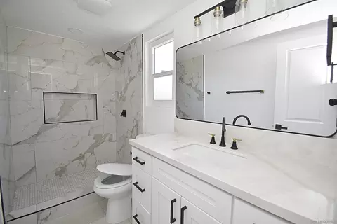 Bath - 614 Sneath Way, Alpine, CA 91901 photo 2 of 6