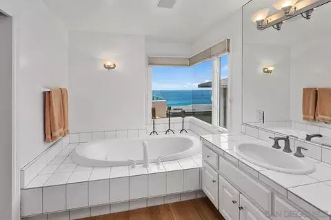 Bath - 538 Fourth St, Encinitas, CA 92024 photo 1 of 5