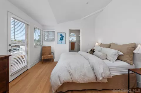 Bedroom - 538 Fourth St, Encinitas, CA 92024 photo 3 of 4