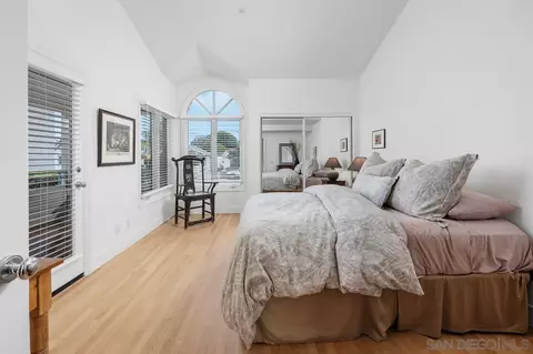 Bedroom - 538 Fourth St, Encinitas, CA 92024 photo 4 of 4
