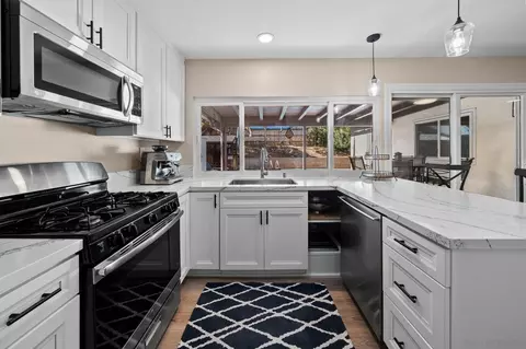 10124 Three Oaks Way, Santee, CA 92071 photo 6